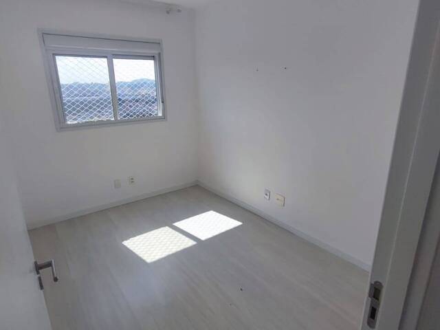 #55 - Apartamento para Venda em Carapicuíba - SP