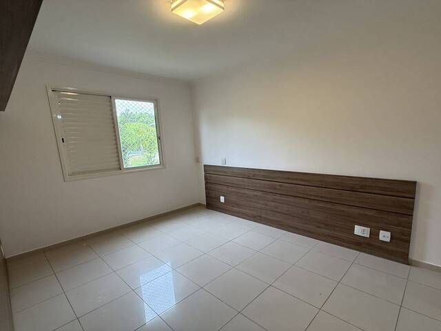 Apartamento para Venda em Santana de Parnaíba - 4